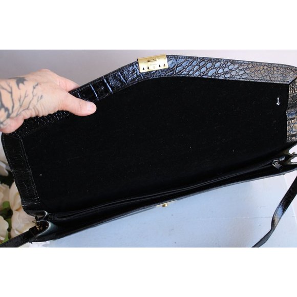 Vintage 1970s 1980s Briefcase / Stamped Leather Attache / With Lock, Handle, - Picture 9 of 10